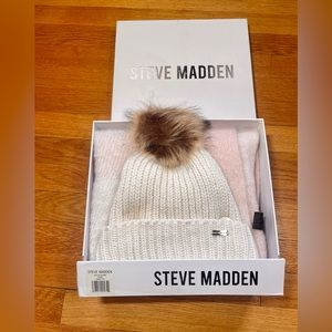 STEVE MADDEN Scarf and Beanie set PINK & WHITE  NEW IN BOX